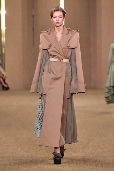 Look 9